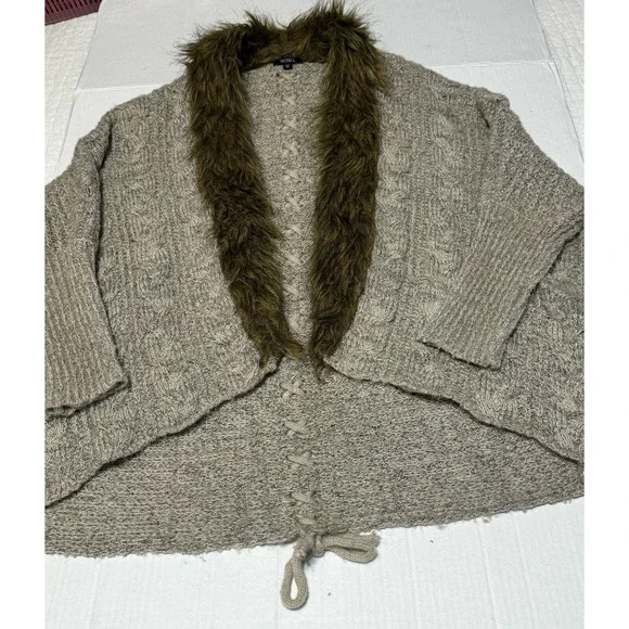 XOXO Womens Cable Knit Faux Fur Trim Poncho Shawl Cardigan Sweater M - Picture 7 of 11
